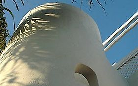 Lez Lezards Bed & Breakfast